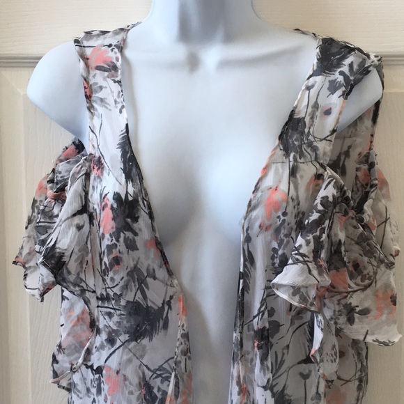 MUDD Cold shoulder sheer vest/kimono - Picture 2 of 6